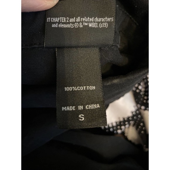 IT Chapter 2 Jacket Coat Pennywise Loser Halloween Movie Hot Topic - Picture 5 of 5